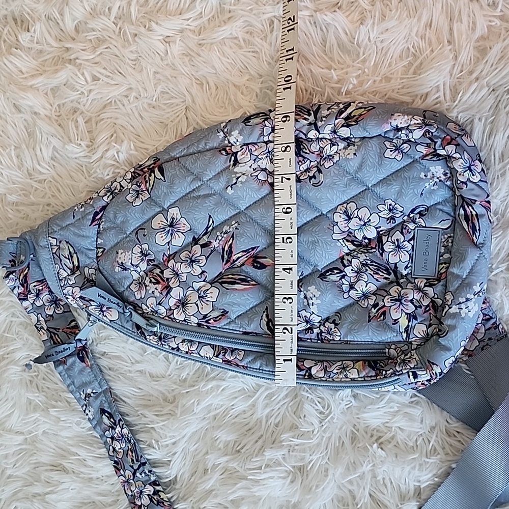 Vera Bradley Sling Floating Garden Blue Floral Bag Floral Quilted Sling Bag - Picture 8 of 8